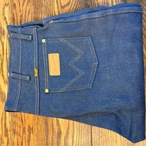 Wrangler Relaxed Fit Blue Jeans